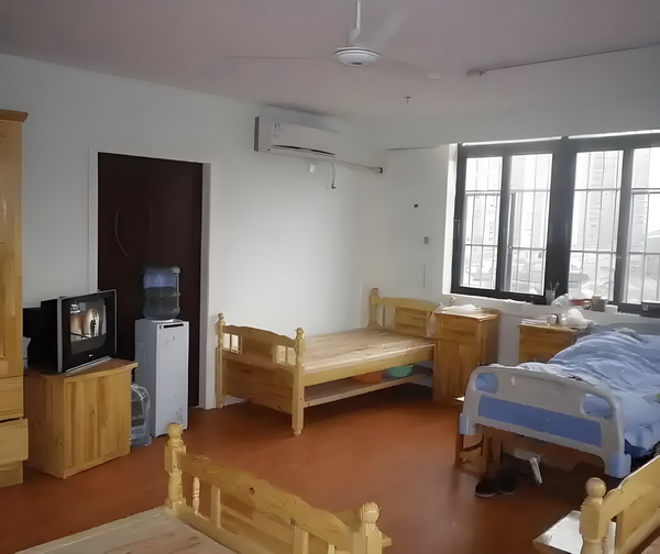 外地深圳户口小升初_程潇曾确诊精神疾病与梁朝伟传闻早真相大白 程潇曾确诊厦门而在